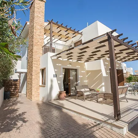 Picture This, Enjoying Your Holiday In A Luxury 5 Star In Sotira, For Less Than A Hotel, Sotira 1203 וילה